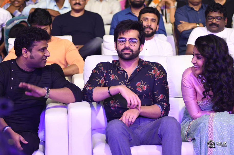 Vunnadhi-Okate-Zindagi-Movie-Audio-Launch